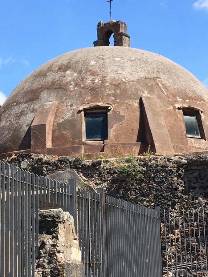 Casa Ega E La Rotonda: Bellissimi Monovani Nel Cuore Di CTA Exteriör bild
